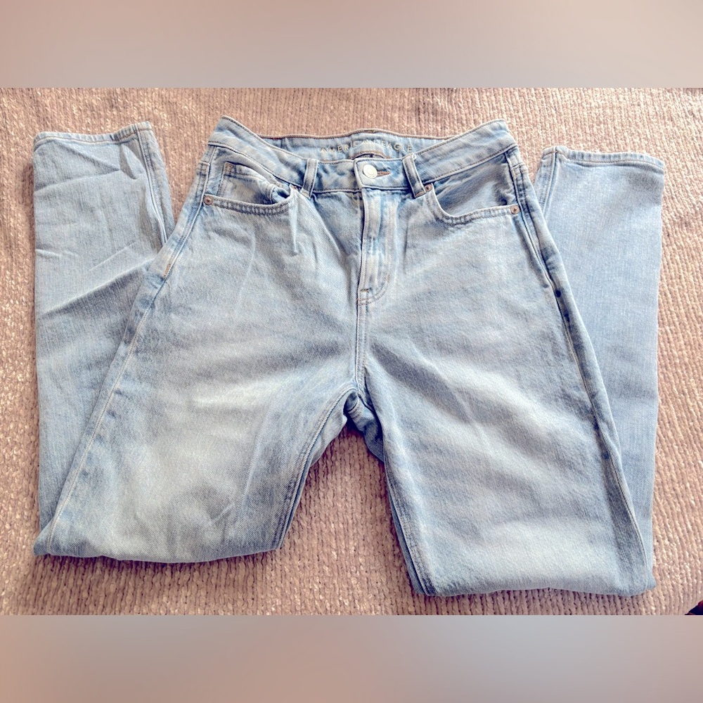 American Eagle Strigid Mom Jean